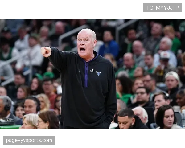 黄蜂克利福德对攻防节奏的控制 数据揭示其换人时机选择